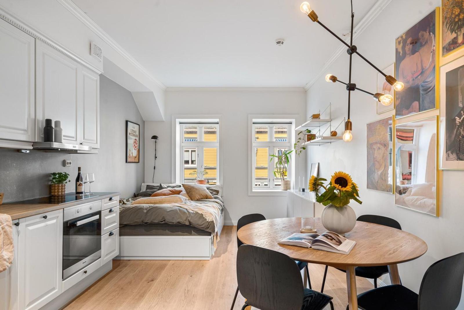 Arctic - Perfectly Located In The Main Street Apartment